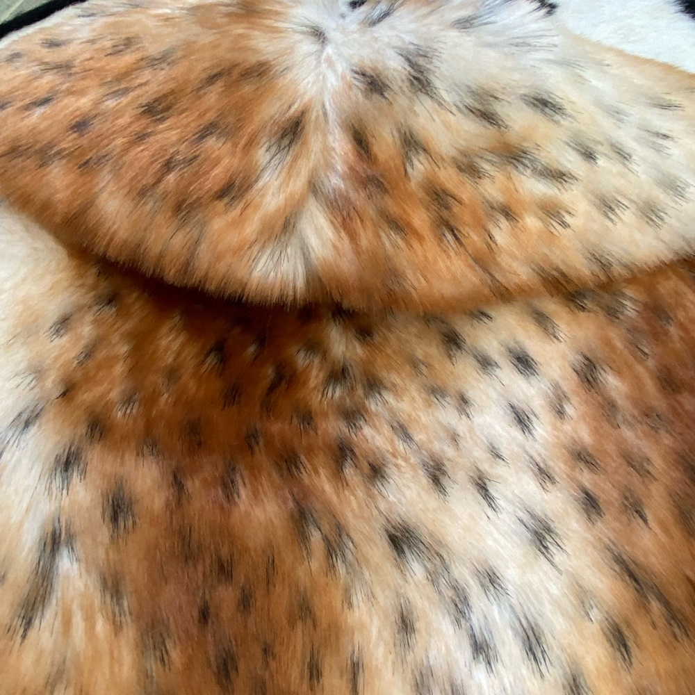 Curations Sleeveless Faux Fur Vest/Coat - Picture 6 of 14
